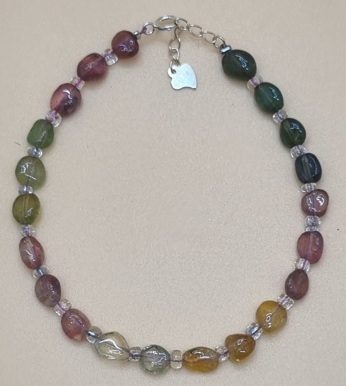 Les pierres gemmes Tourmaline melon d’eau possèdent une grande influence sur le plan mental de son utilisateur. Leur énergie vibratoire est en effet capable de contrôler les émotions négatives.