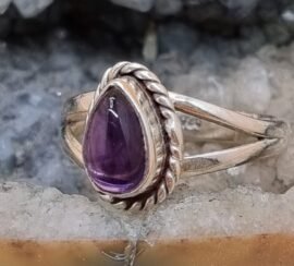 Bague  améthyste.